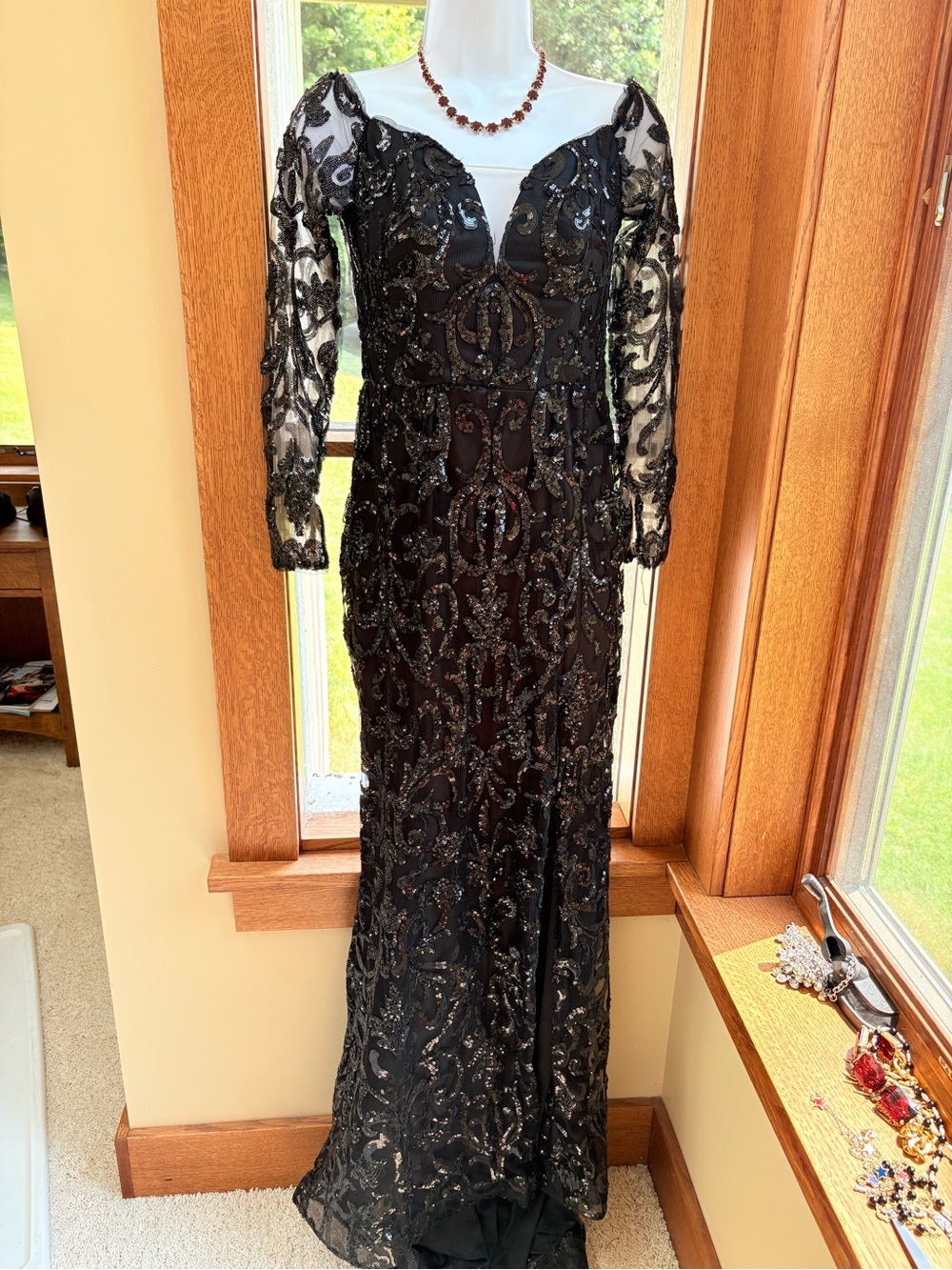 Jules & Cleo Elegant Black Beaded Long Sleeve Evening Gown Size 4